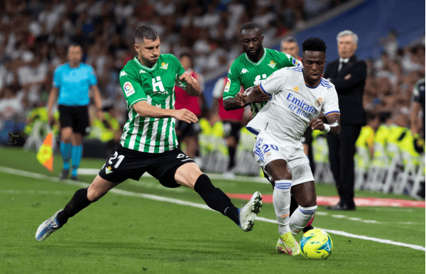 欧博官网娱乐-马德里竞技后腰