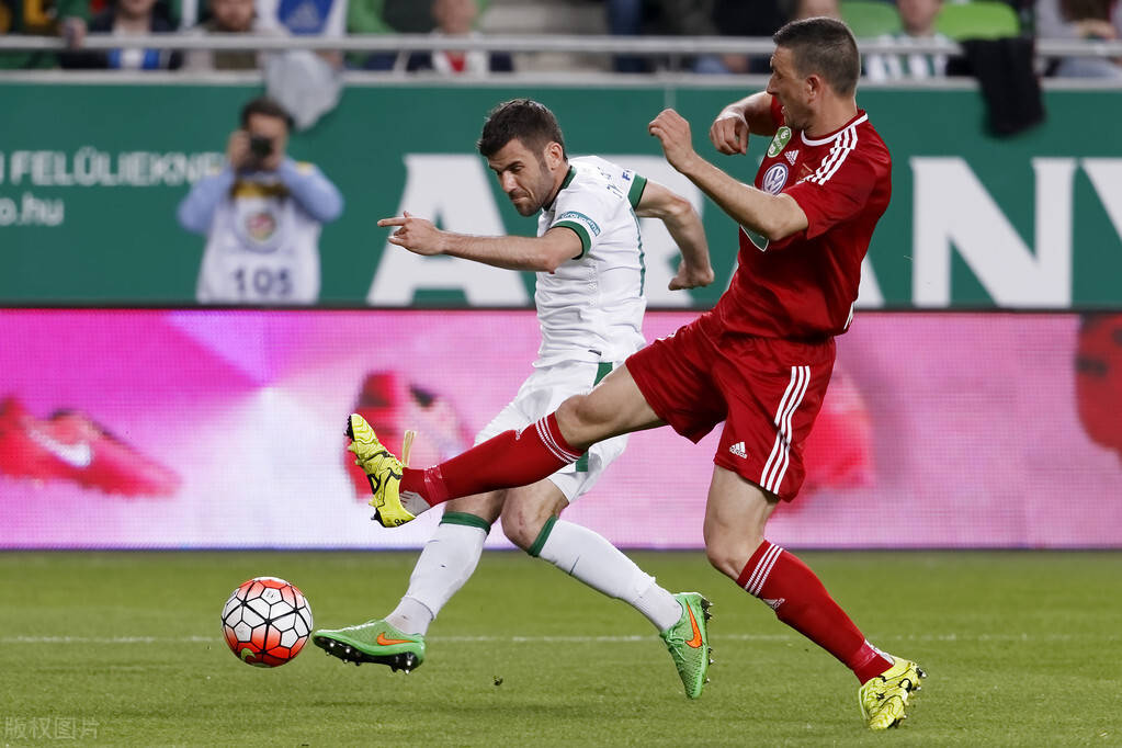 欧博官网登录-今日马拉多纳与梅西球坛巨星的传奇对决